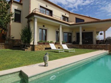 Detached house with balcony for sale in Olivella