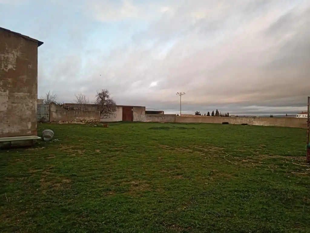 Nau industrial en venda en Morales del Vino