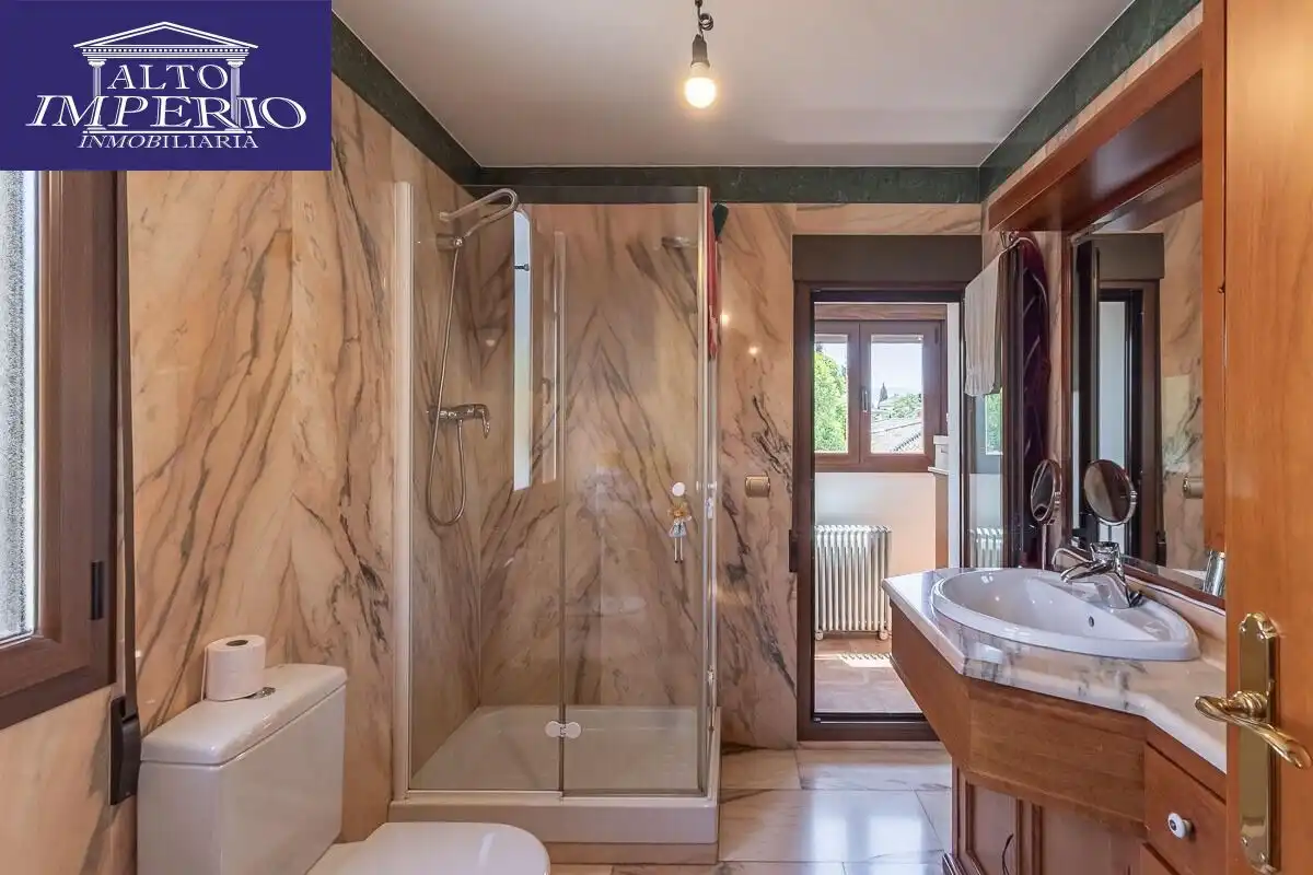 Bathroom of Houses for sale in Granada  with Air Conditioner, Heating and Private garden