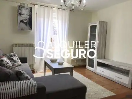 Sala de estar de Piso de alquiler en Vitoria - Gasteiz con Calefacción y Amueblado