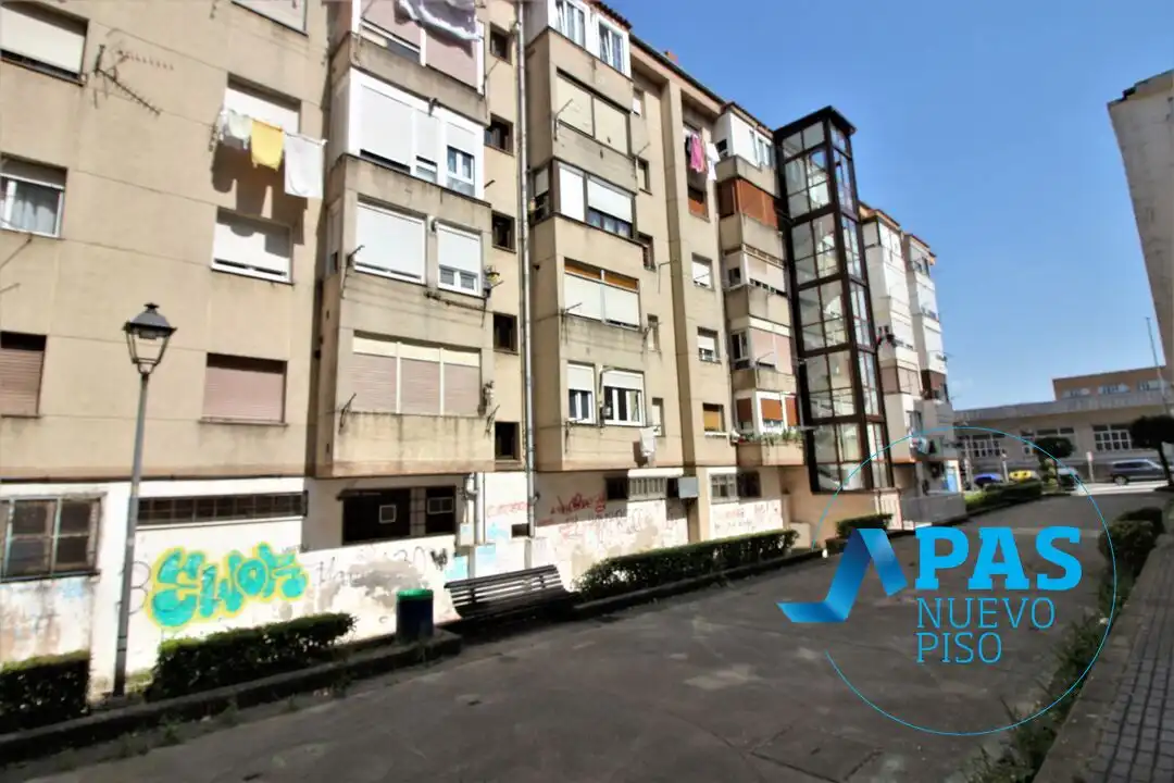 Vista exterior de Piso en venta en Camargo con Calefacción y Amueblado