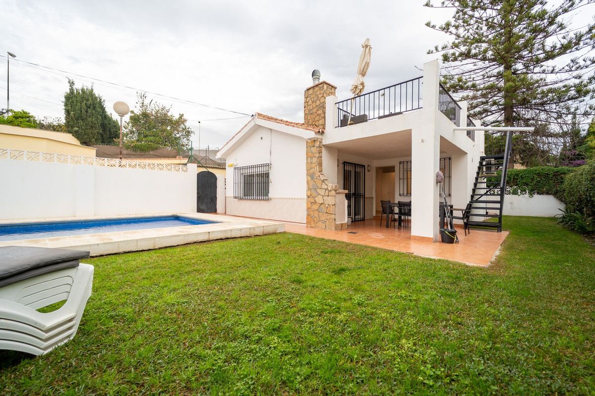 Garden of House or chalet for sale in Fuengirola  with Air Conditioner, Heating and Private garden