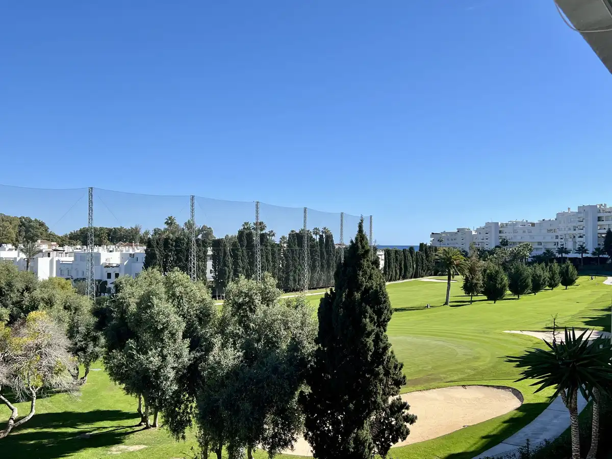 Außenansicht von Wohnung zum Verkauf in Marbella mit Klimaanlage, Terrasse und Möbliert