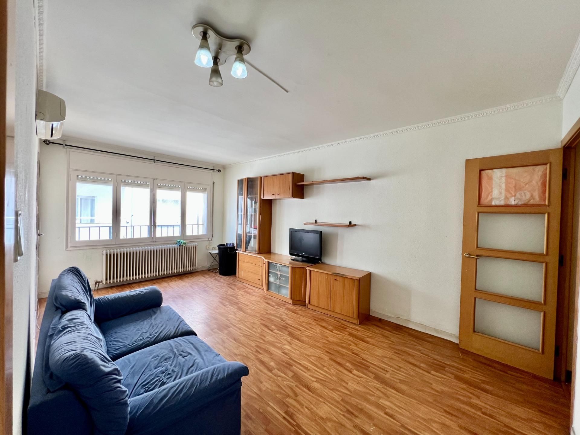 Living room of Flat for sale in Terrassa  with Air Conditioner, Heating and Balcony