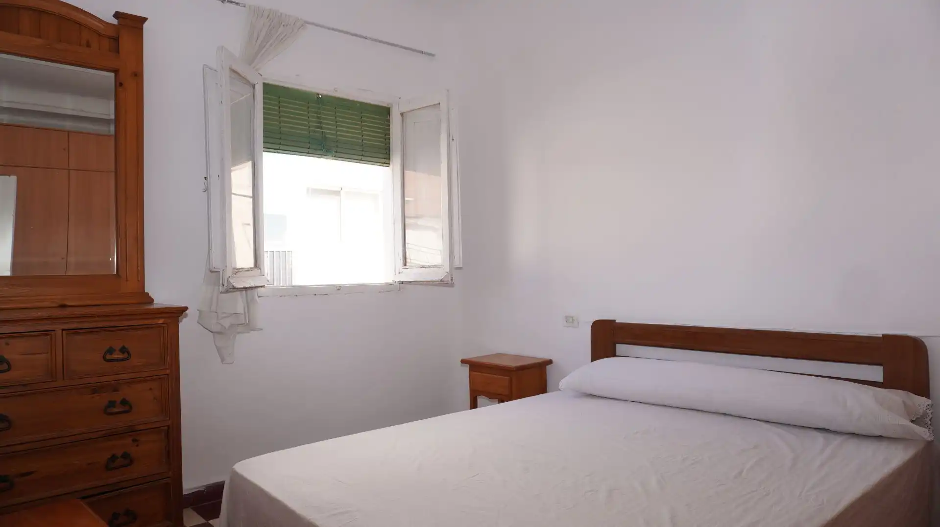 Dormitori de Casa adosada en venda en Motril amb Terrassa i Moblat