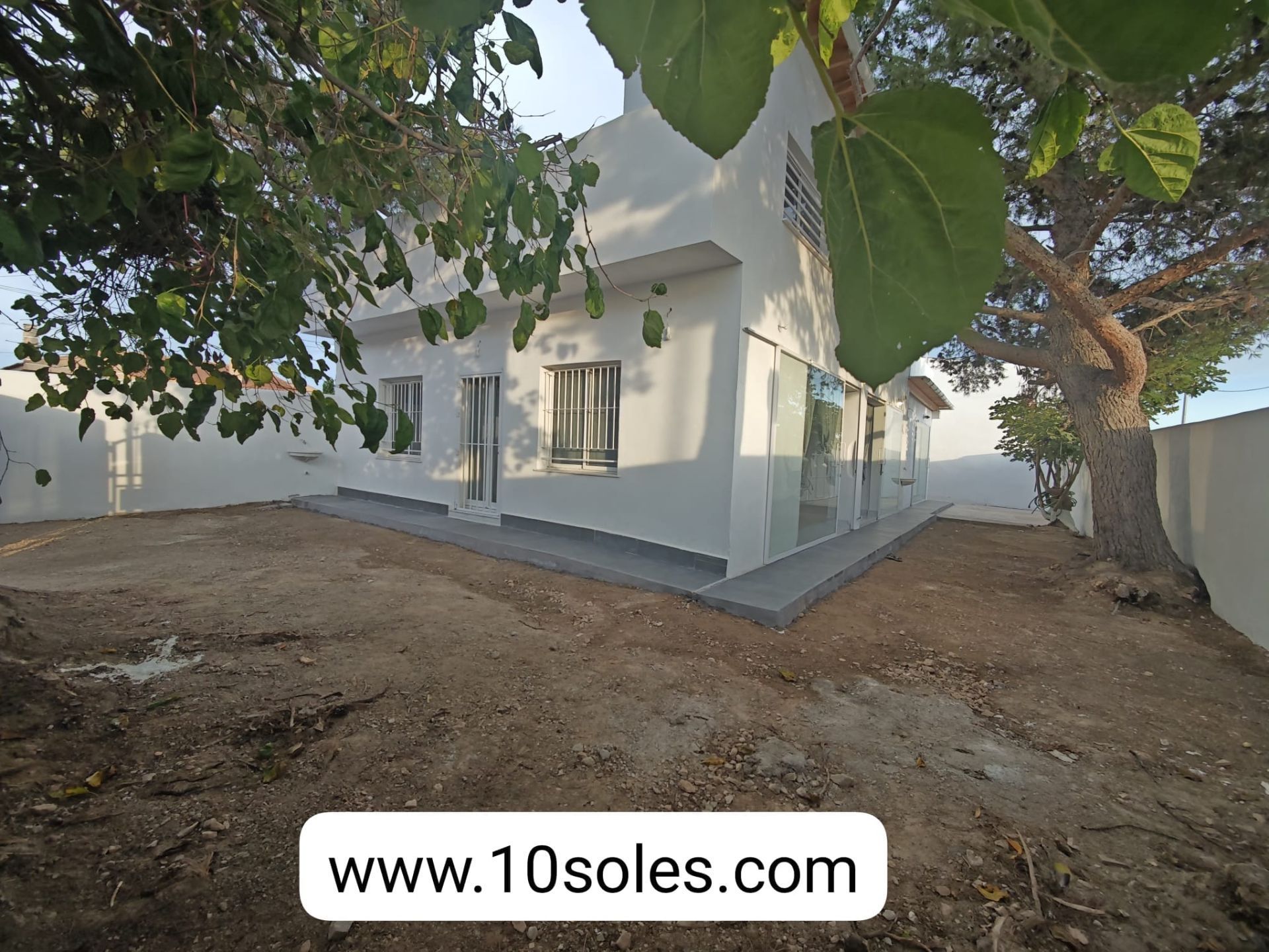 Vista exterior de Casa o xalet en venda en Orihuela amb Jardí privat i Terrassa