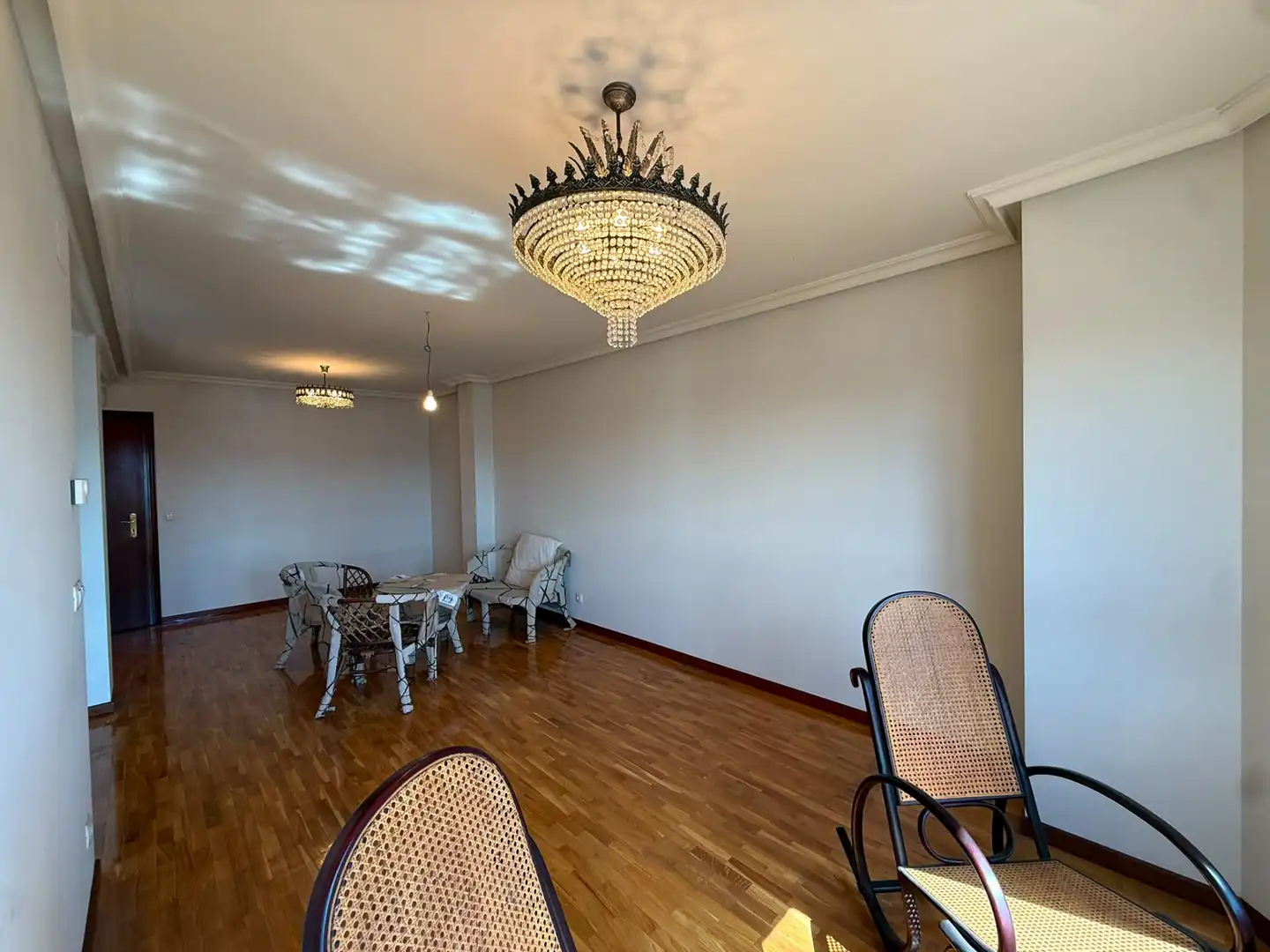 Comedor de Piso en venta en Oviedo  con Calefacción y Trastero