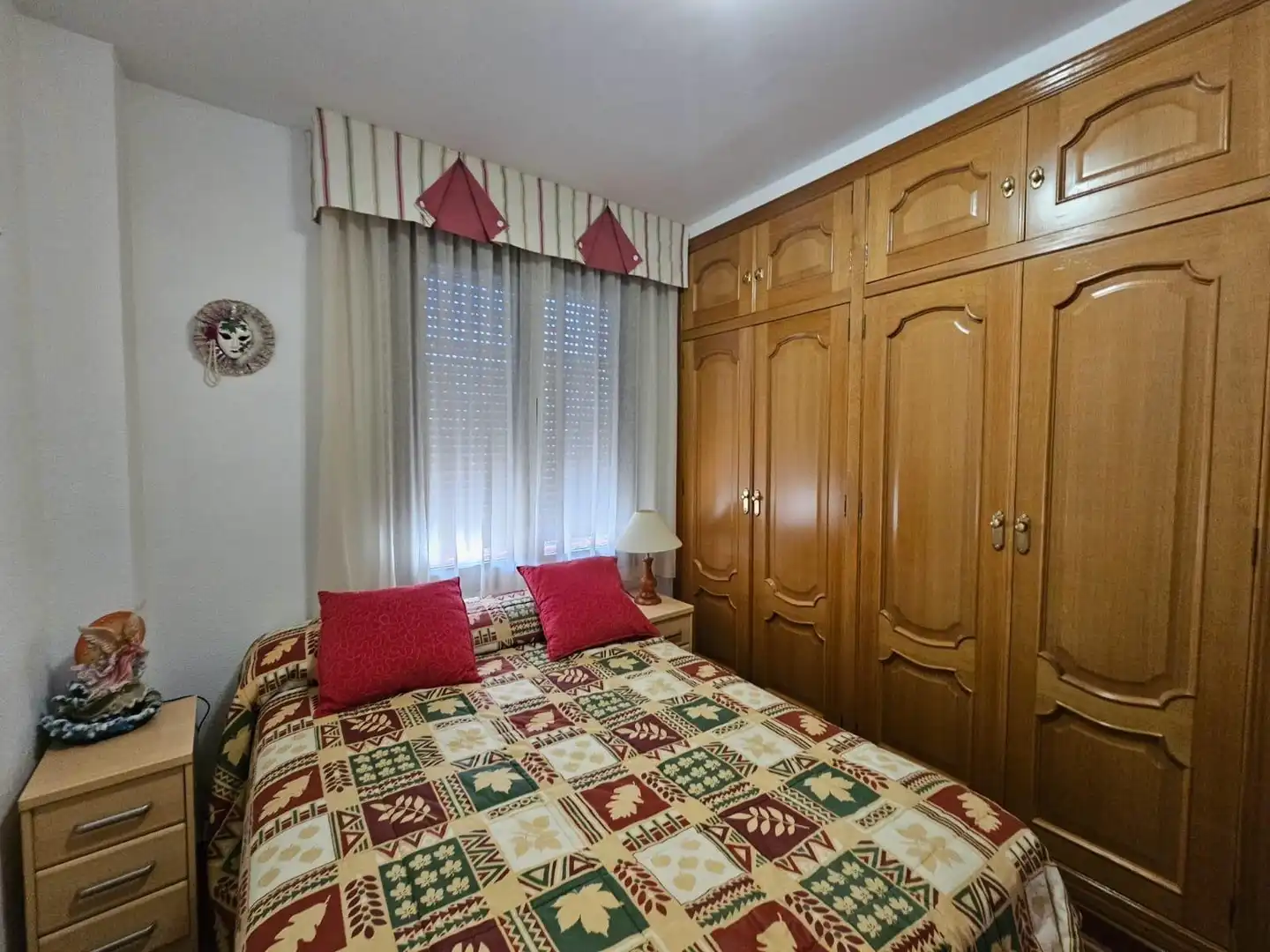 Dormitori de Casa o xalet en venda en Córdoba amb Aire condicionat, Calefacció i Jardí privat