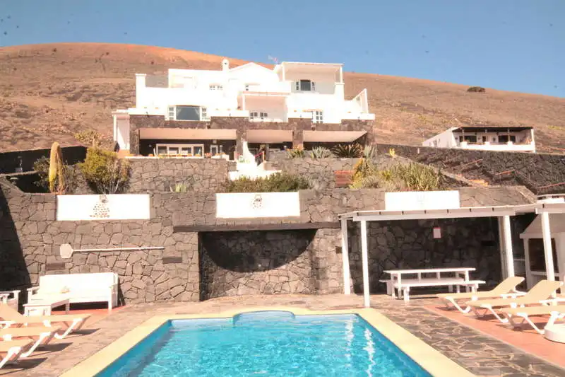 Vista exterior de Casa o xalet en venda en Tías amb Aire condicionat, Jardí privat i Terrassa