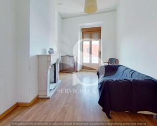 Living room of Flat to rent in  Madrid Capital  with Air Conditioner and Balcony