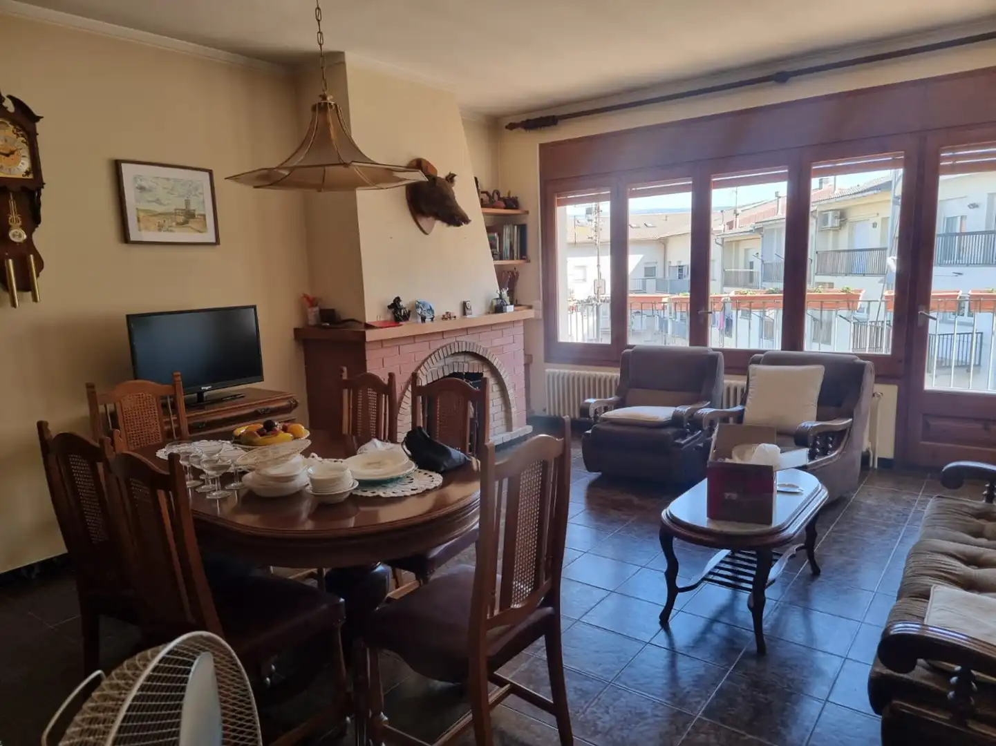 Sala d'estar de Casa adosada en venda en Centelles amb Calefacció, Jardí privat i Terrassa