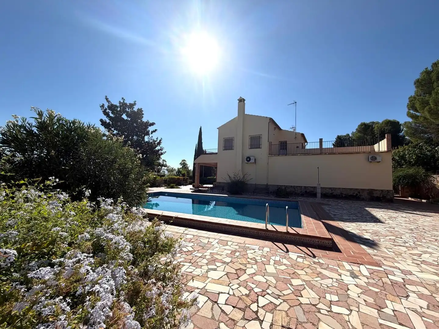 Piscina de Casa o xalet en venda en Antequera amb Jardí privat, Terrassa i Traster