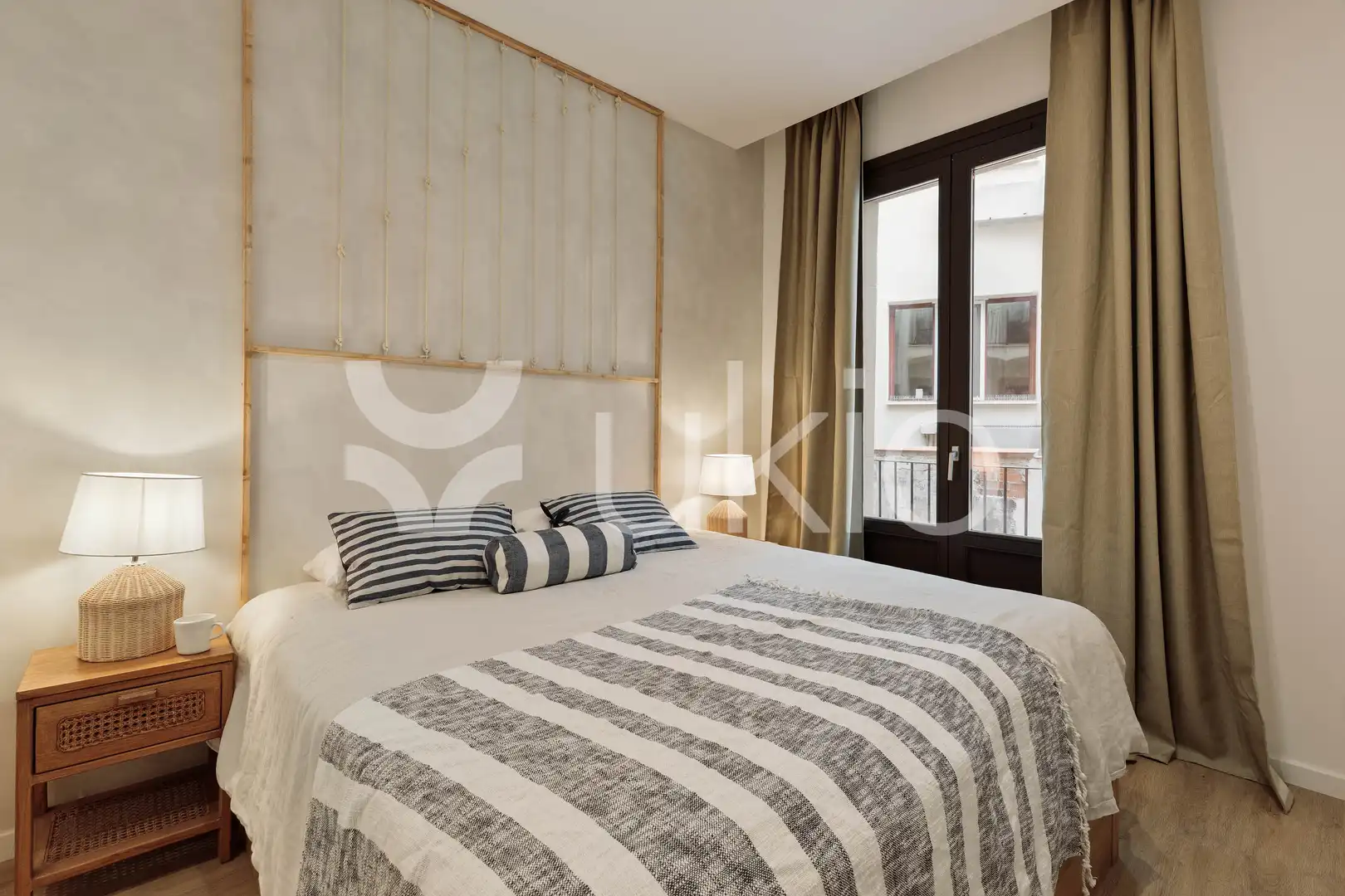 Schlafzimmer von Wohnungen zur Miete in Barcelona mit Klimaanlage, Heizung und Möbliert