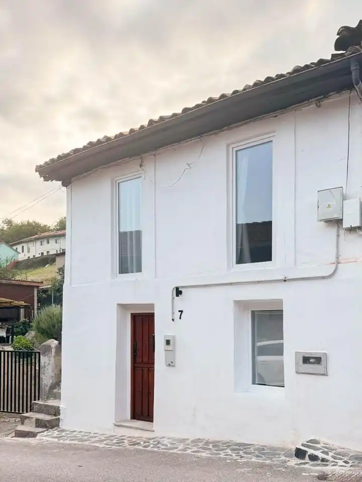 House for sale in Barrio Alperi