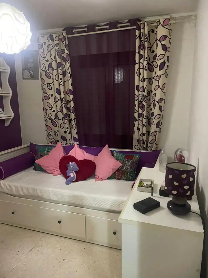 Habitación de Casa adosada en venta en Algeciras con Aire acondicionado