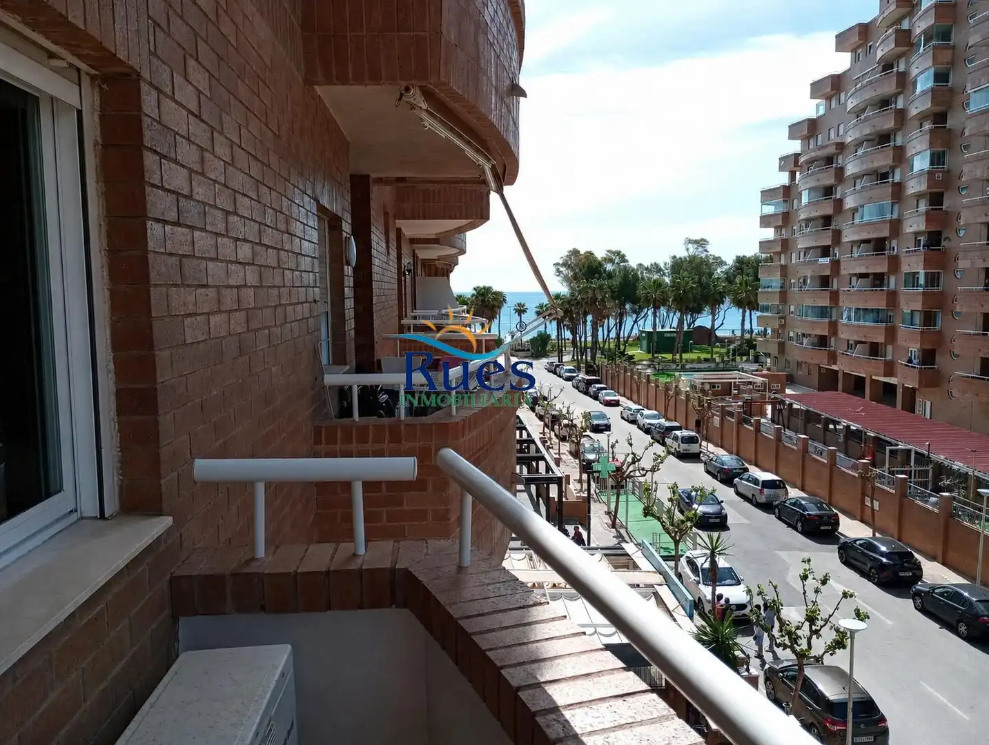 Piso con piscina en venta en Calle AMPLARIES