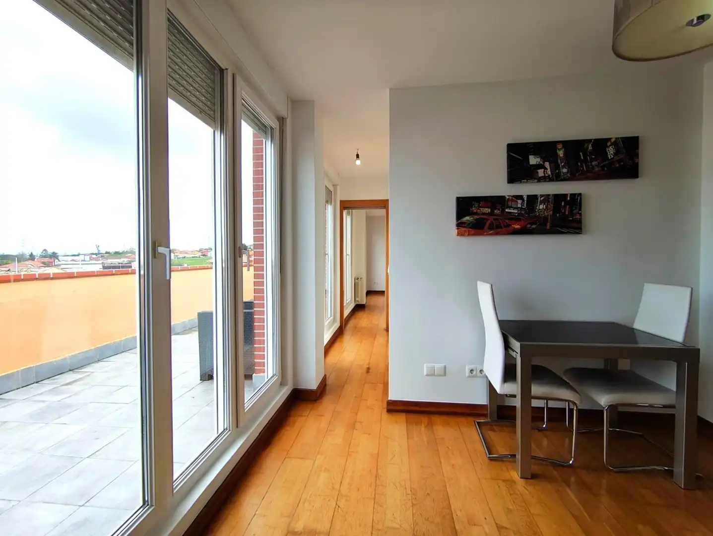 Vista exterior de Apartament en venda en El Astillero   amb Calefacció, Terrassa i Piscina comunitària