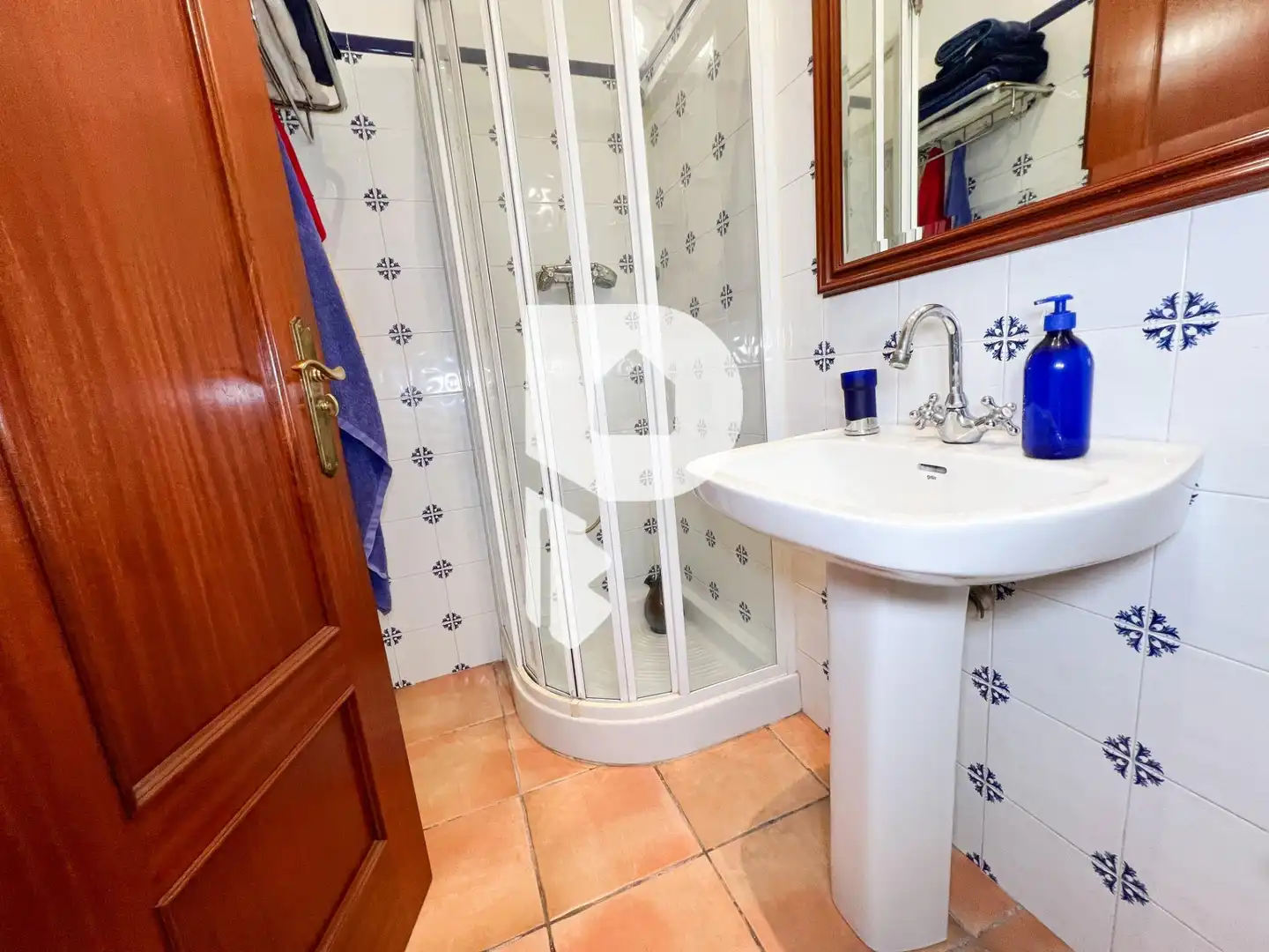 Bany de Casa o xalet en venda en Vallirana amb Calefacció, Jardí privat i Terrassa