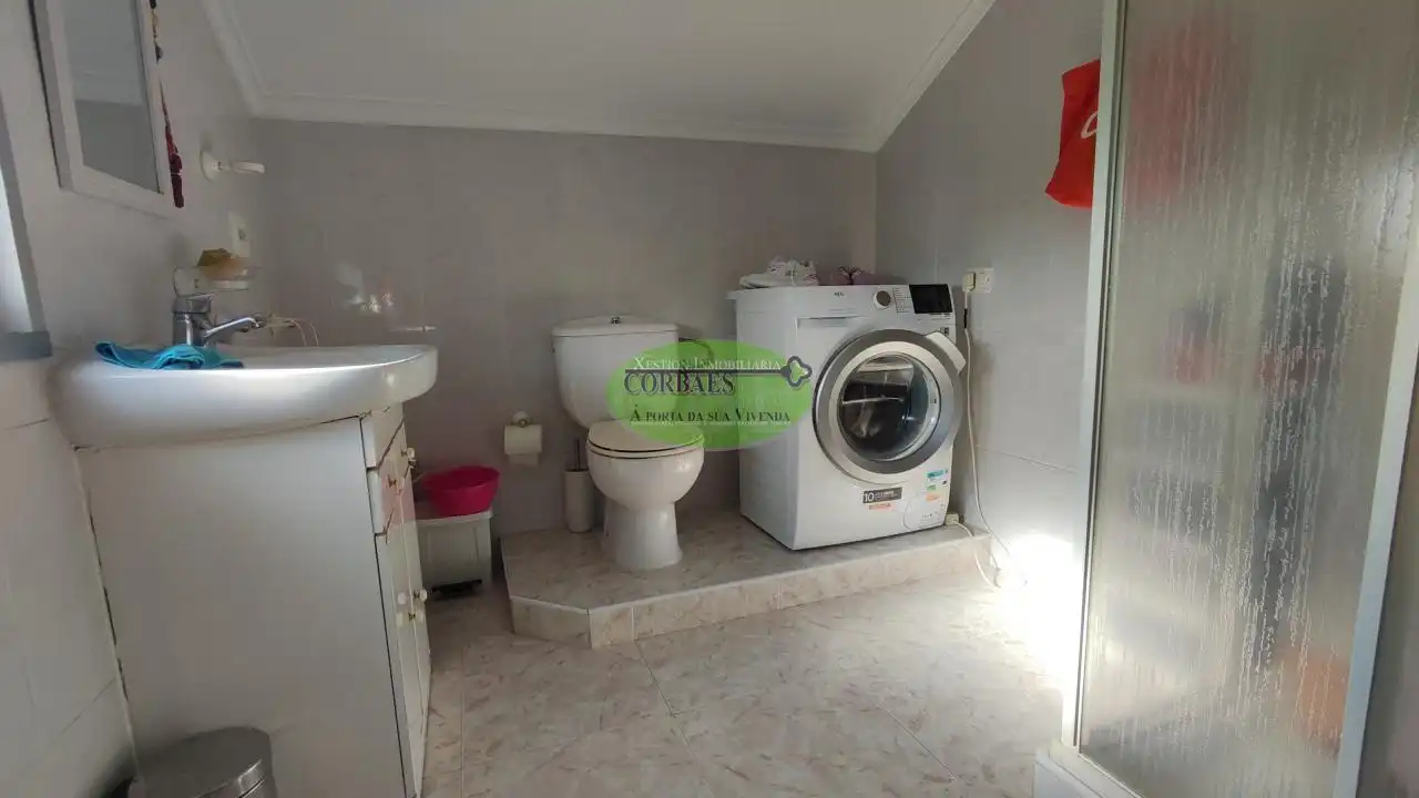 Bathroom of Houses for sale in Ourense Capital   with Heating, Private garden and Swimming Pool