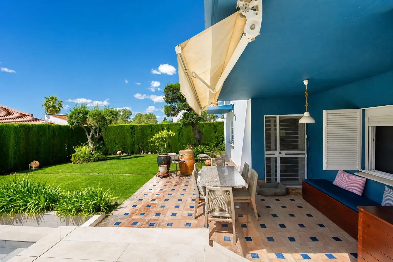 Terrassa de Casa o xalet en venda en Espartinas amb Aire condicionat, Calefacció i Jardí privat