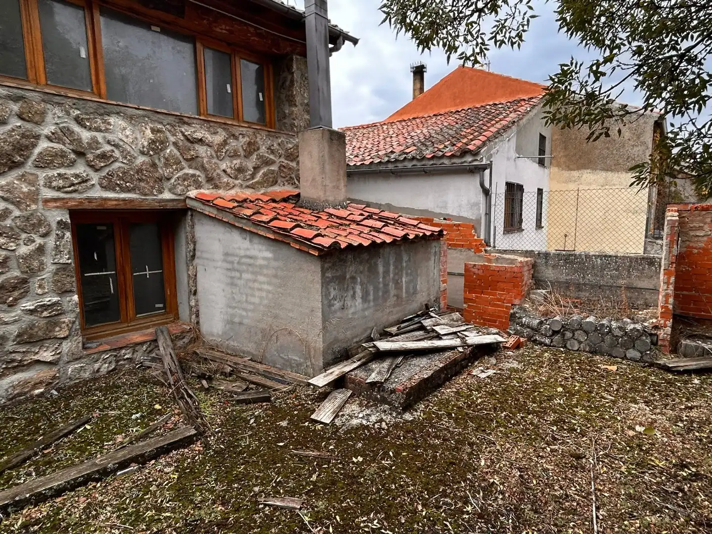 Vista exterior de Edificio en venta en Navafría