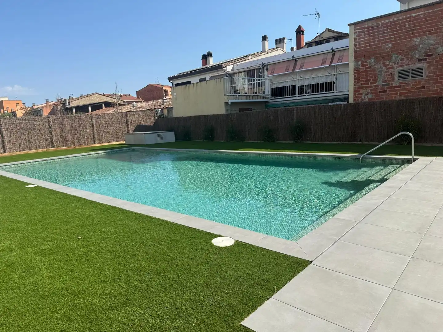 Swimming pool of Flat for rent in Girona  with Storage room, Balcony and Community pool