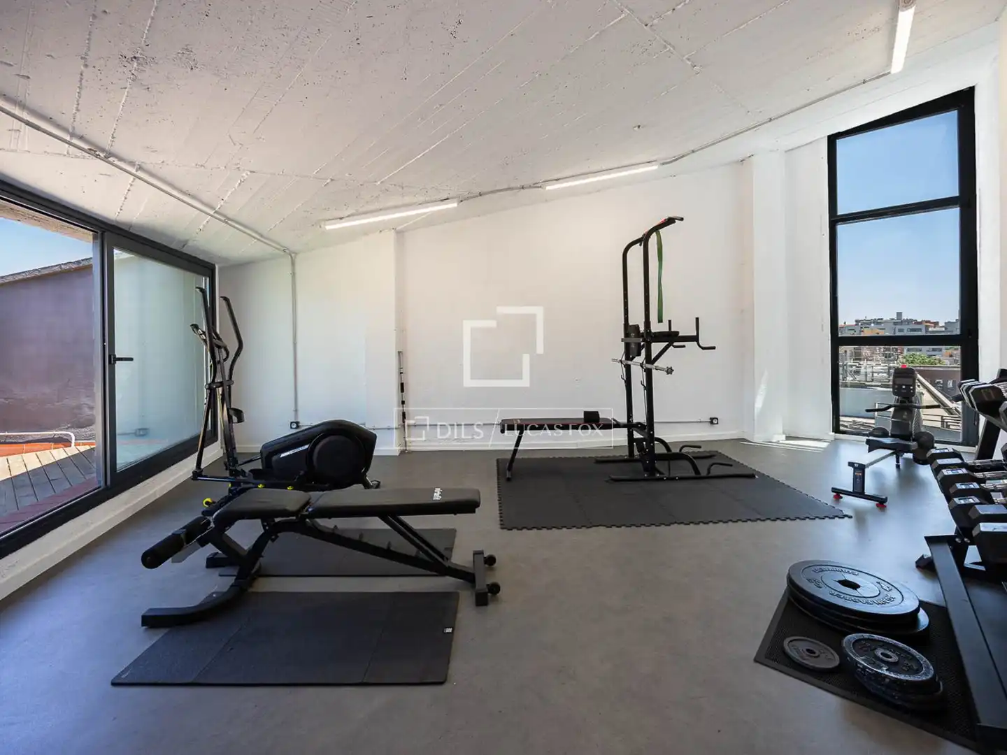 Flat for sale in Barcelona  with Air Conditioner, Terrace and Furnished