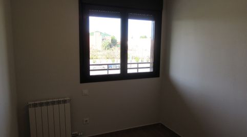 Foto 5 von Wohnung zur Miete in Calle del Ibón de Astún, Miralbueno, Zaragoza Capital