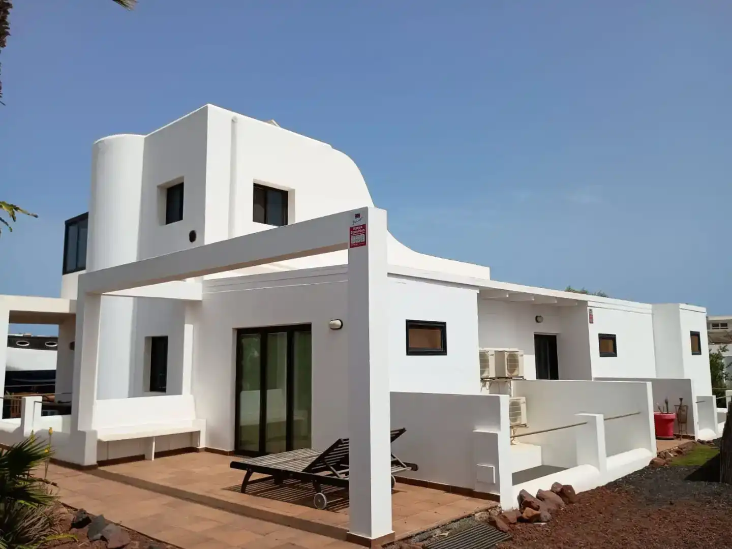 Vista exterior de Casa o xalet en venda en Yaiza amb Aire condicionat i Balcó