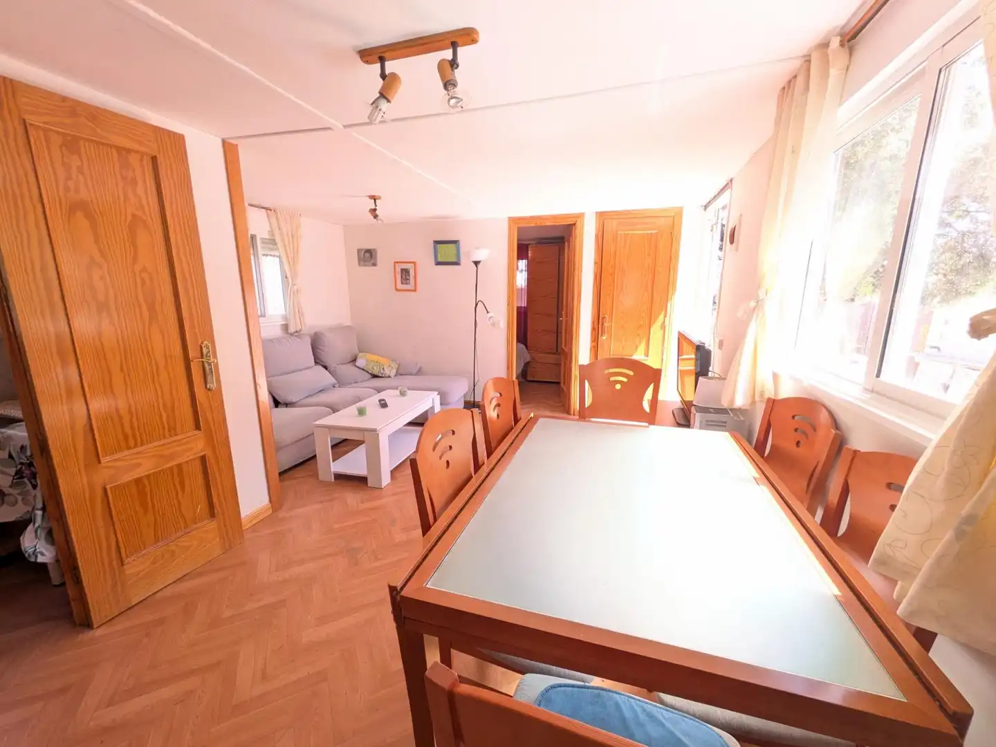 Sala d'estar de Casa o xalet en venda en Hontoba amb Calefacció