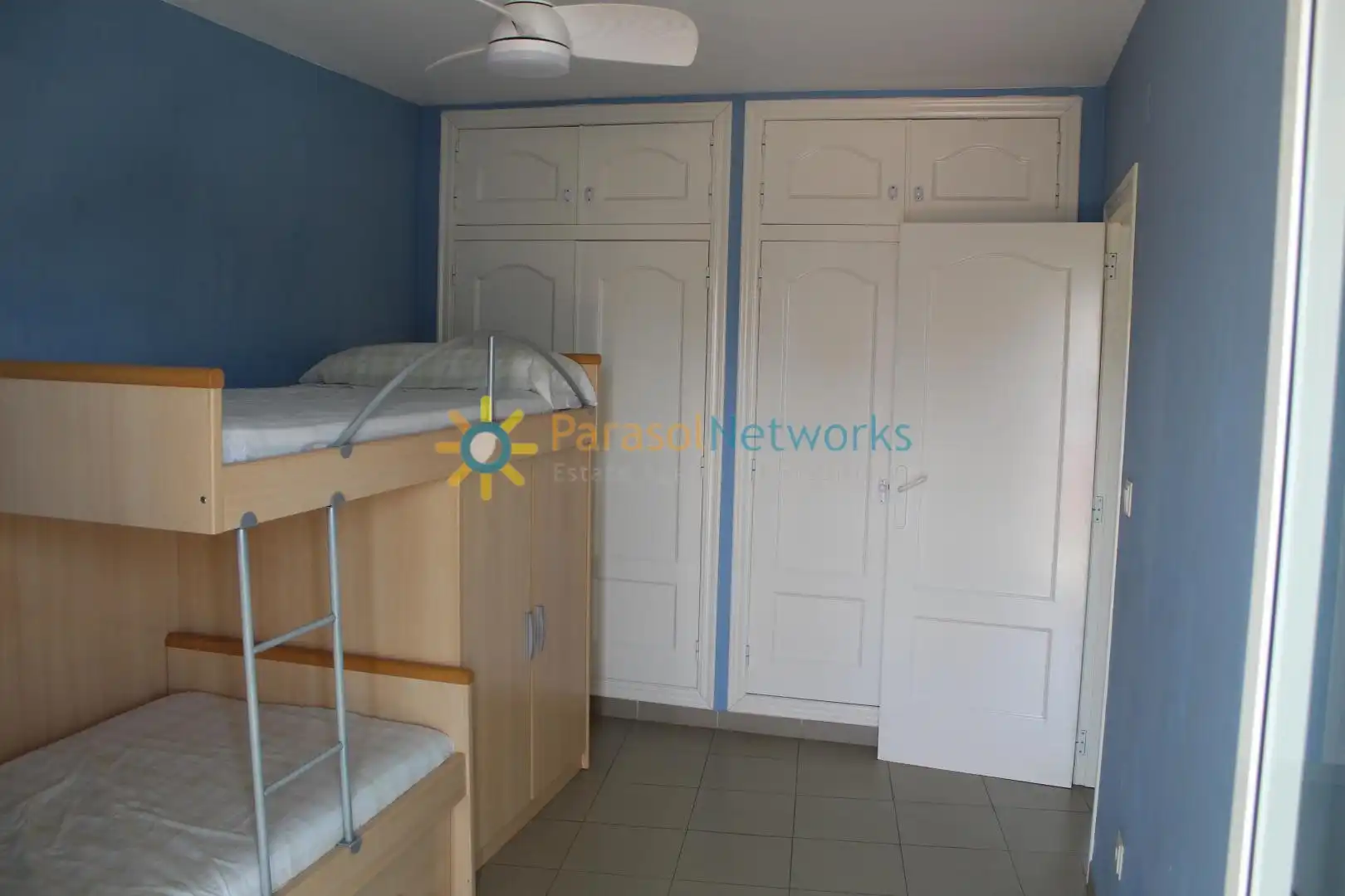 Flat for rent in Oliva  with Air Conditioner, Storage room and Furnished
