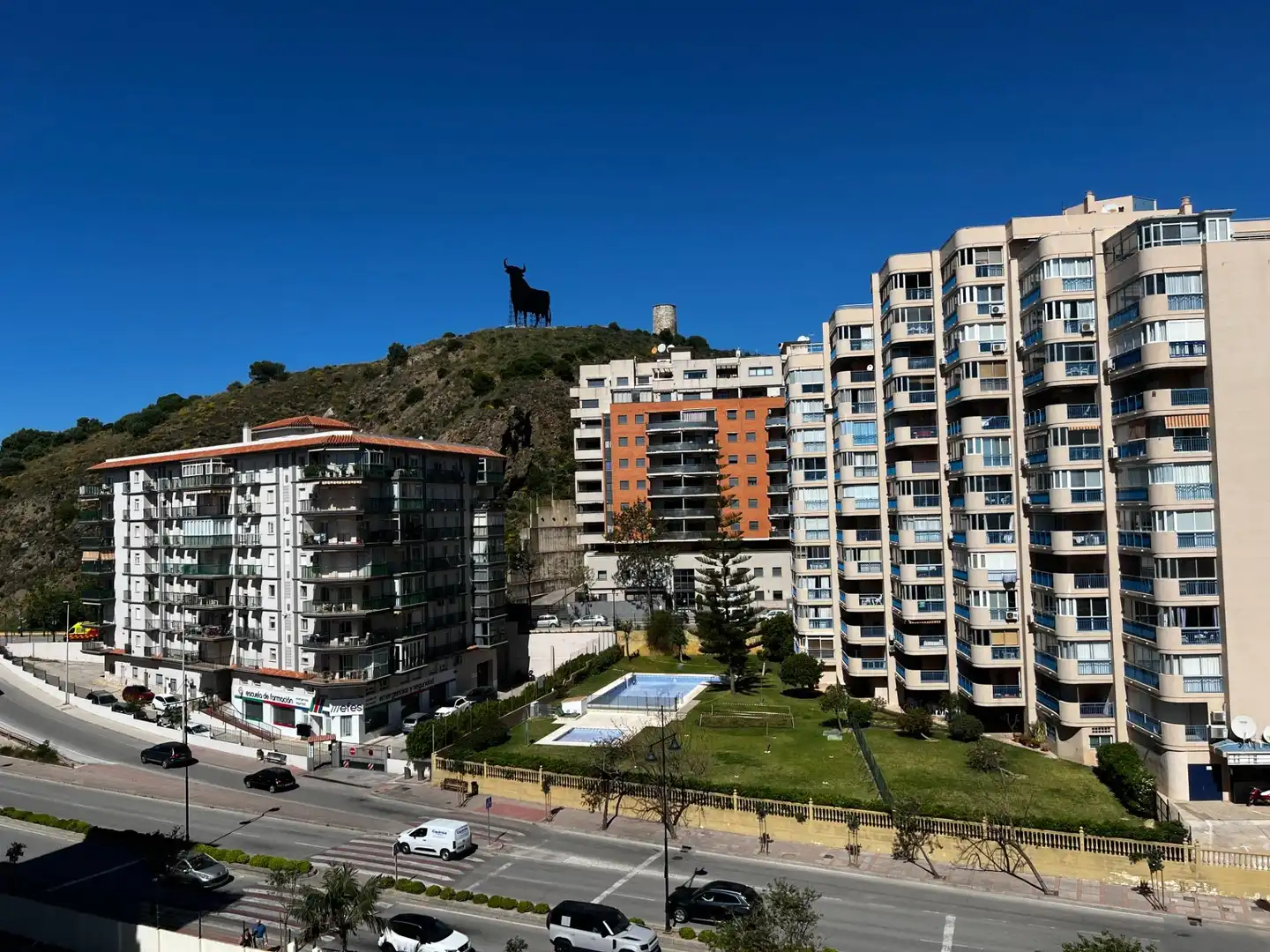 Vista exterior de Apartament en venda en Fuengirola amb Aire condicionat, Terrassa i Piscina comunitària