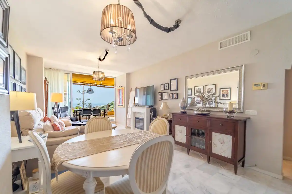 Comedor de Planta baja en venta en Marbella con Aire acondicionado, Calefacción y Jardín privado