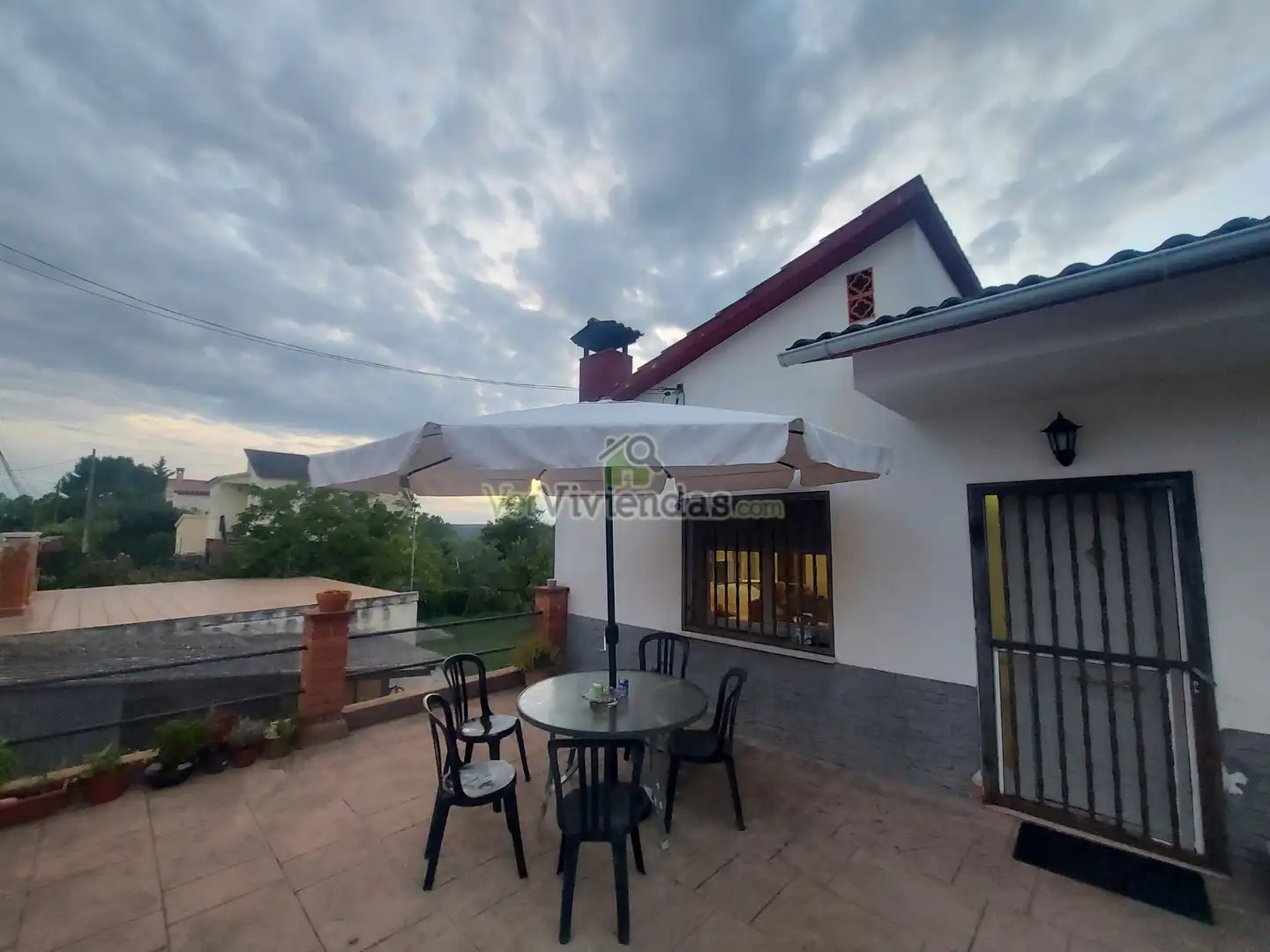 Casa con terraza en venta en Carrer dels Nards 43, imagen 2