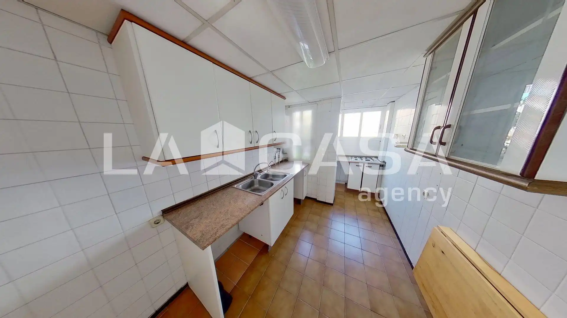 Küche von Wohnung zum Verkauf in Barcelona mit Balkon