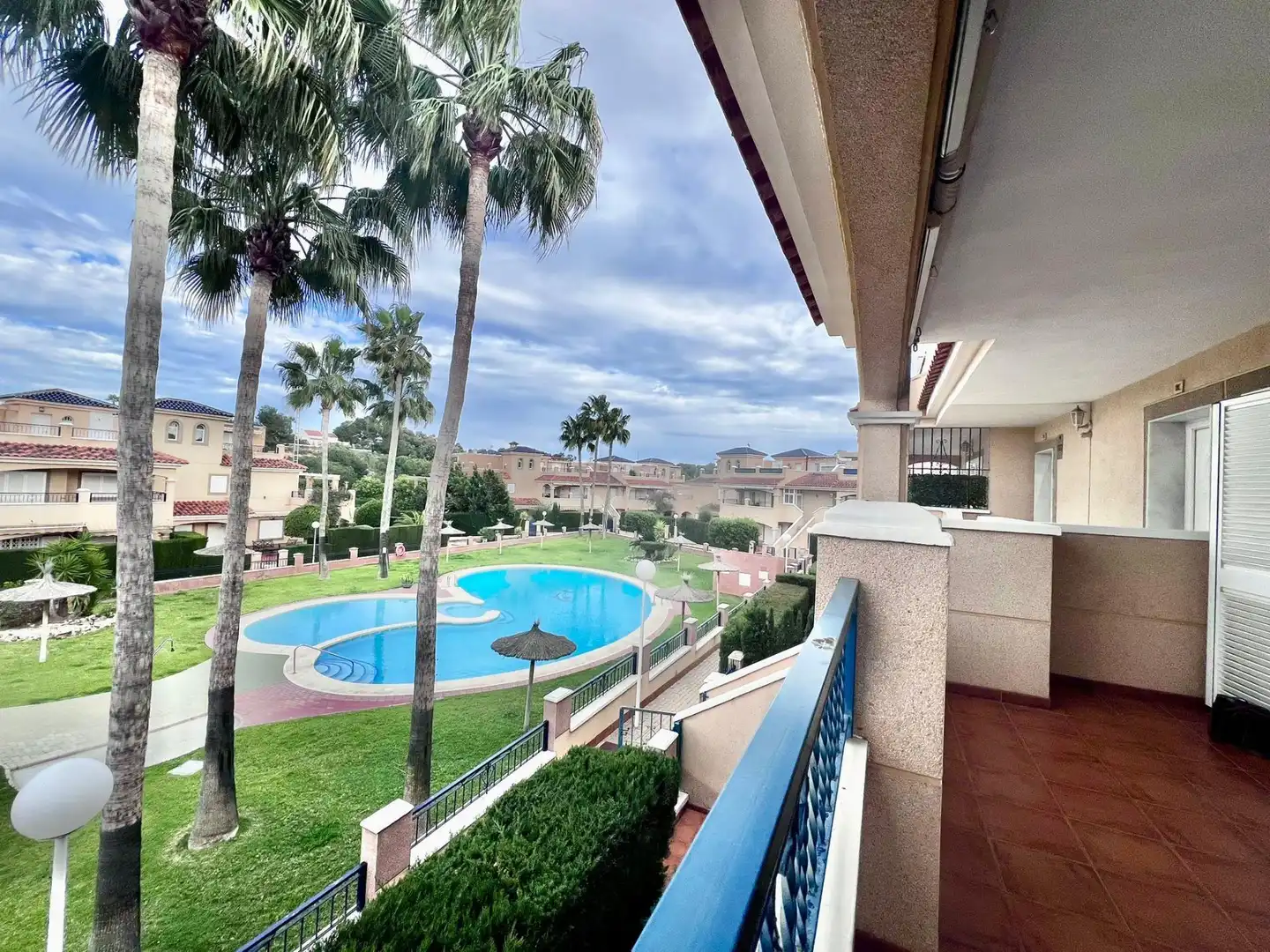Bungalow amb piscina en venda a Calle del rio nervion, imagen 4