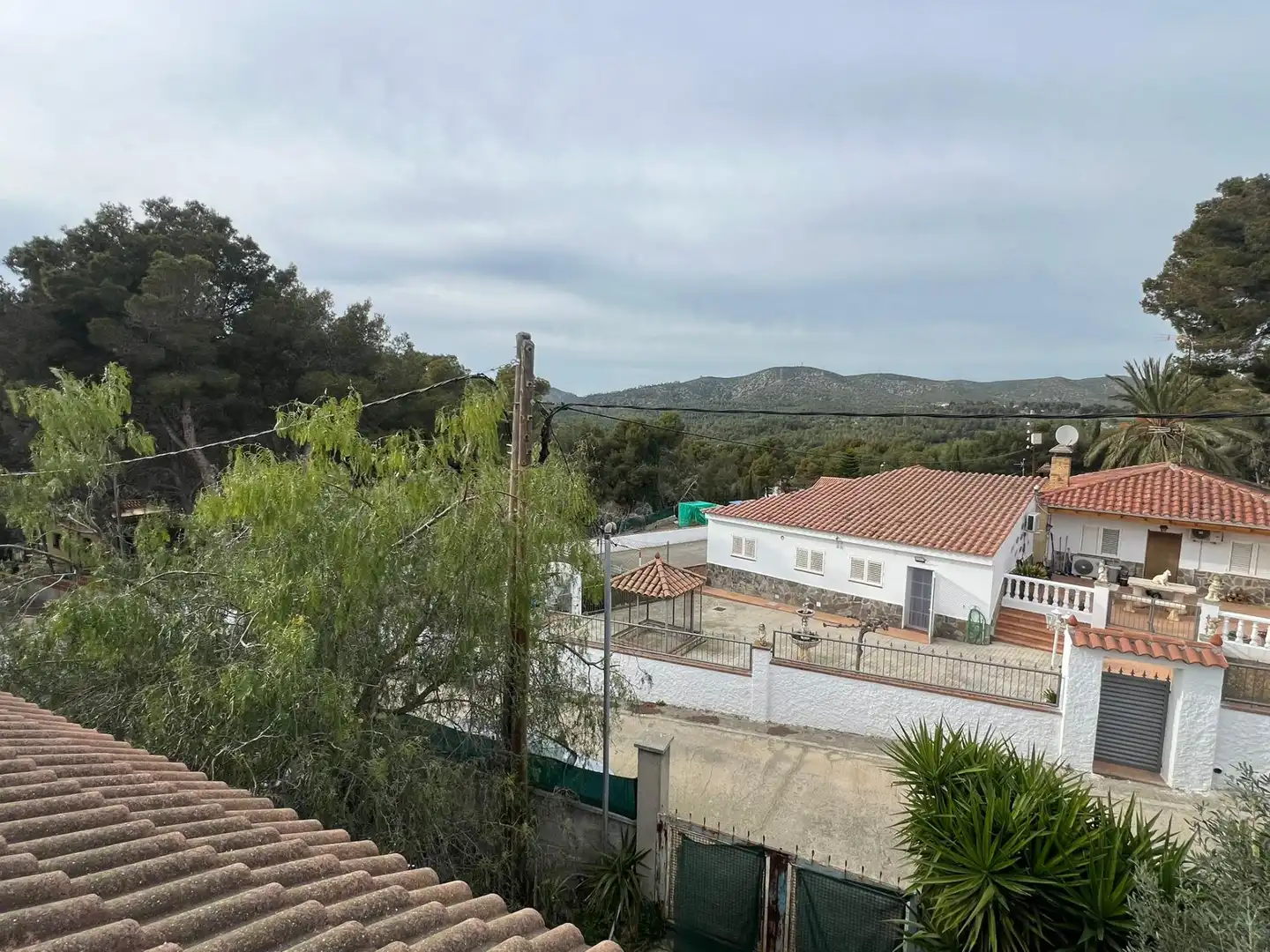 Vista exterior de Finca rústica en venda en Vilanova i la Geltrú amb Jardí privat, Terrassa i Traster