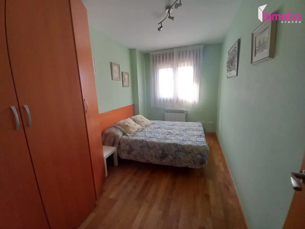 Dormitori de Casa o xalet en venda en Aranda de Duero amb Calefacció, Jardí privat i Parquet