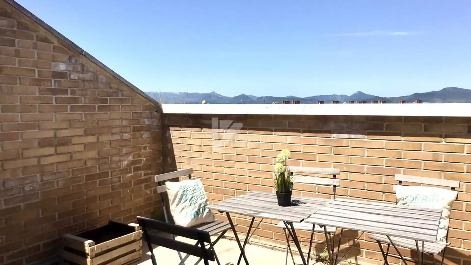 Terrace of Duplex for rent in  Pamplona / Iruña  with Heating, Parquet flooring and Terrace