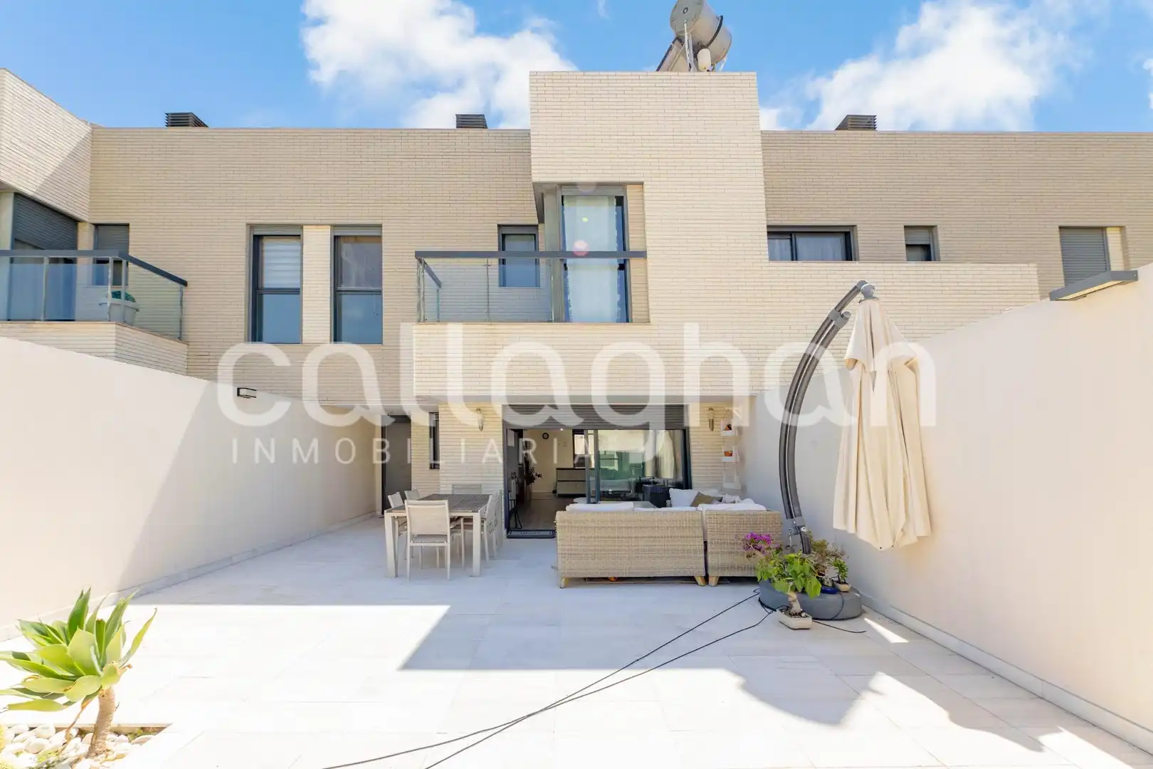 Terrace of Detached homes for rent in Paterna  with Air Conditioner, Heating and Private garden
