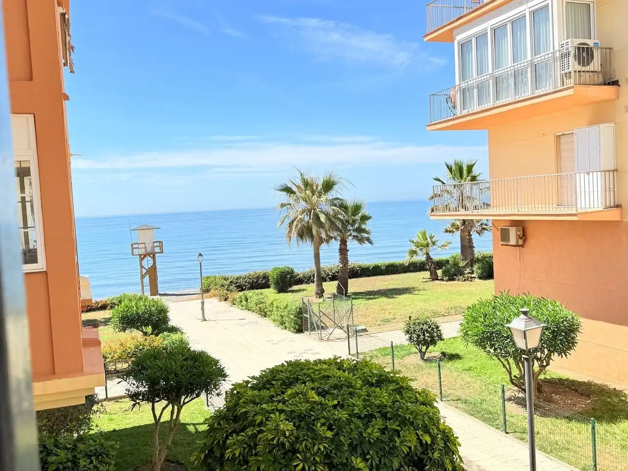 Vista exterior de Piso en venta en Torrox