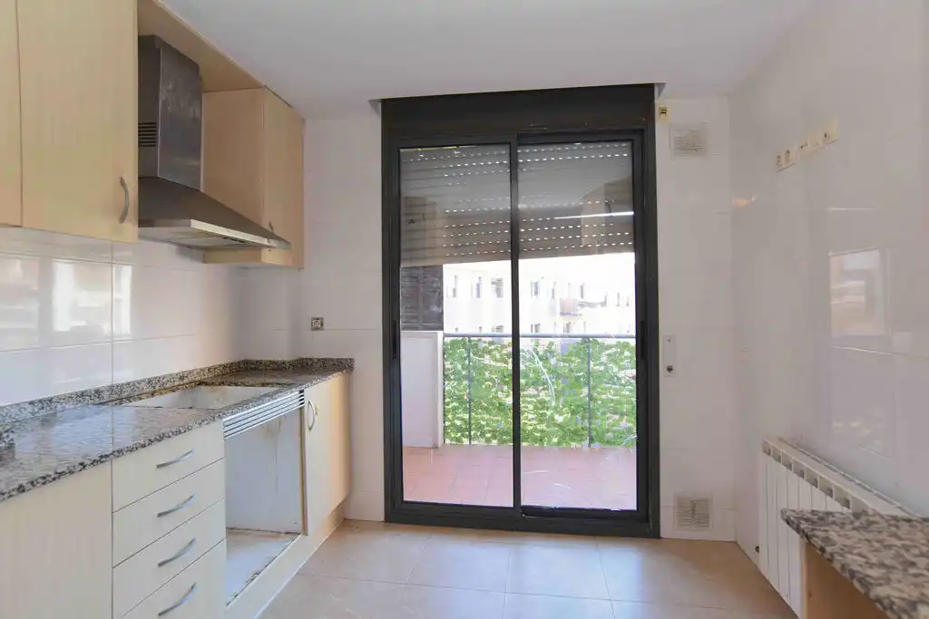 Cocina de Piso en venta en Ripollet con Calefacción y Piscina