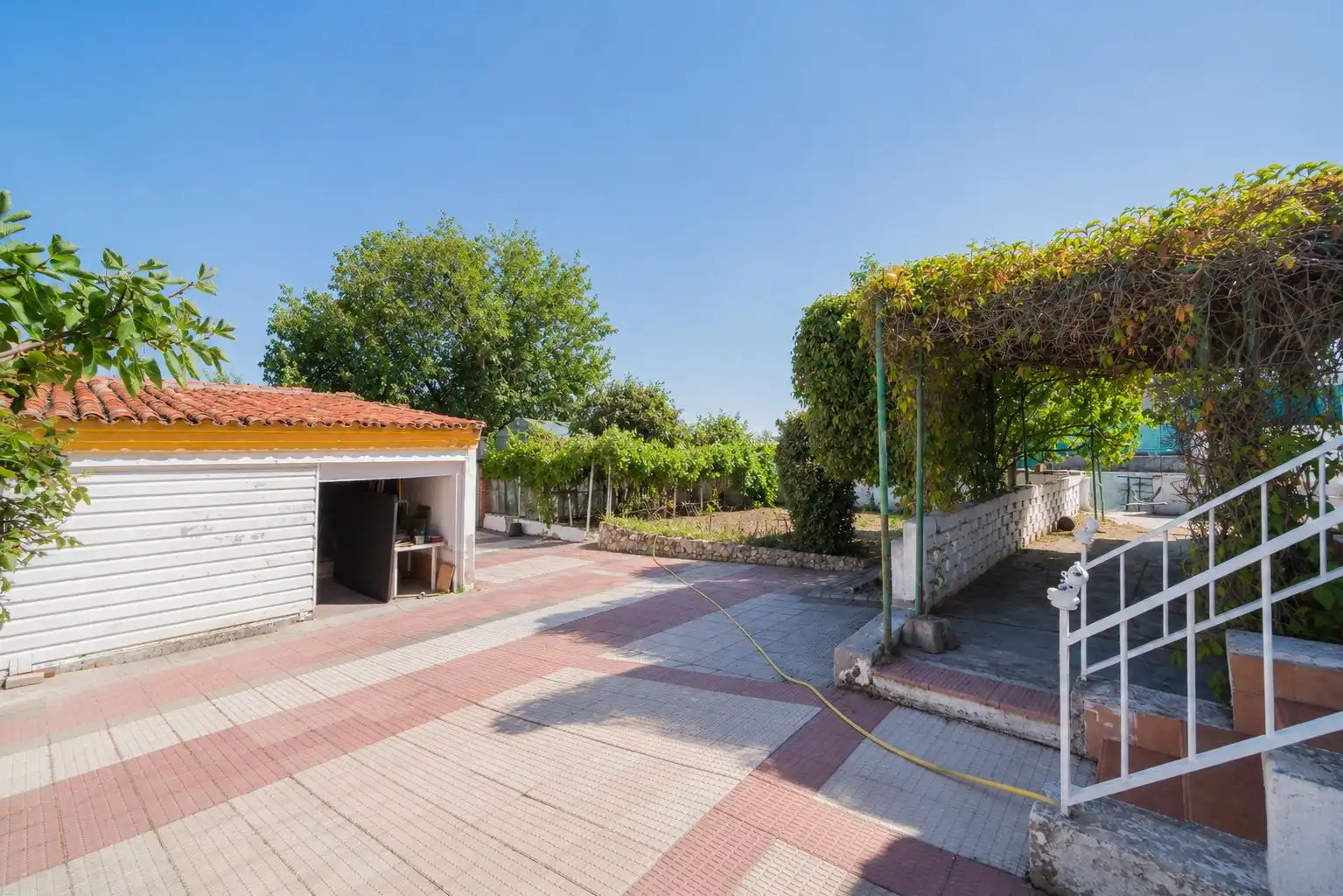Aparcament de Casa o xalet en venda en Pozuelo de Alarcón amb Calefacció, Jardí privat i Terrassa