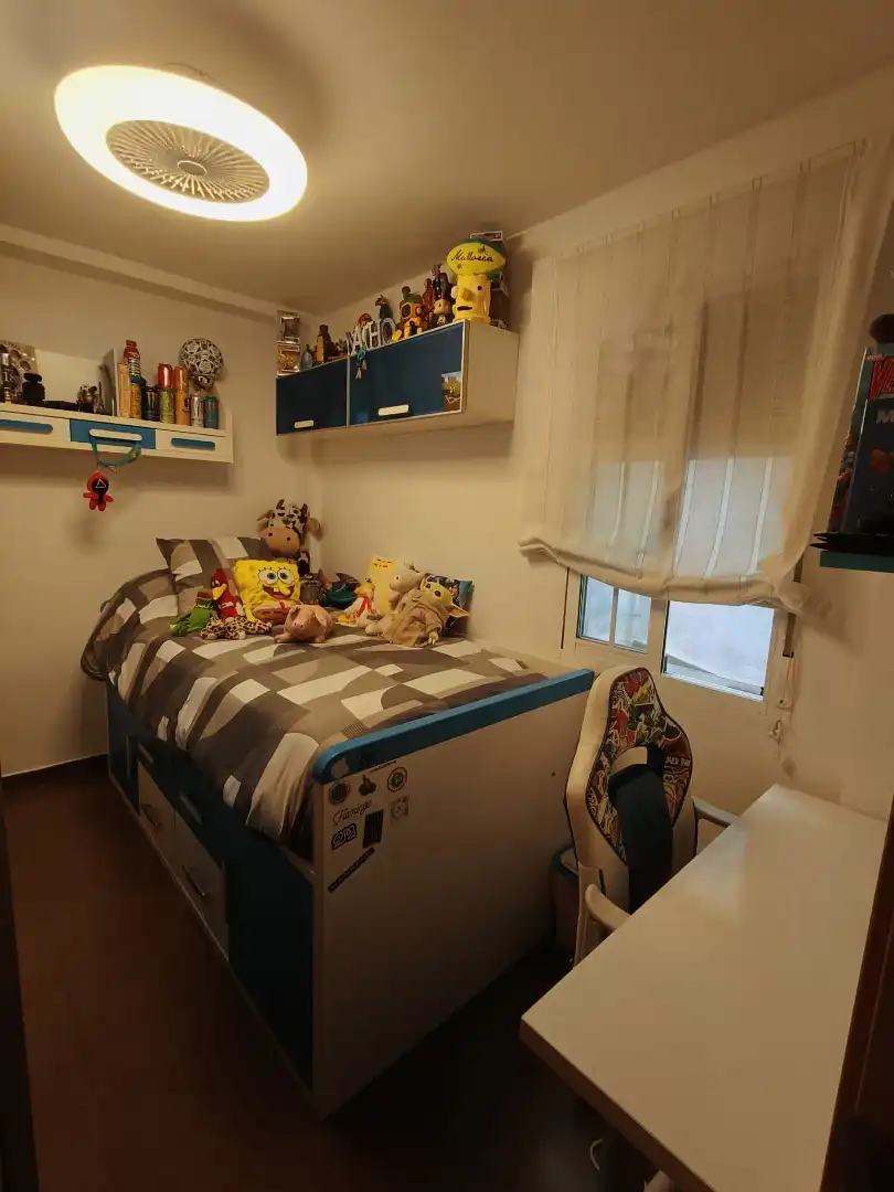 Bedroom of Flat for sale in Córdoba  with Air Conditioner and Oven