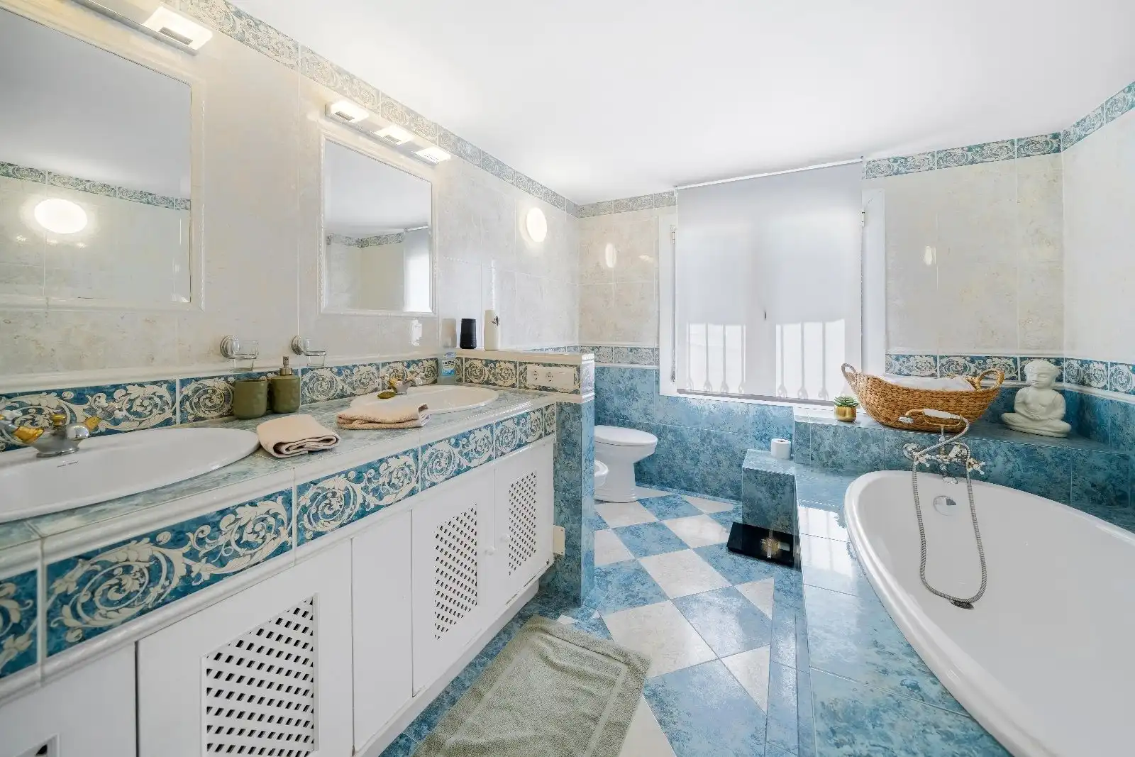 Bathroom of Houses for sale in Calvià  with Air Conditioner, Heating and Private garden