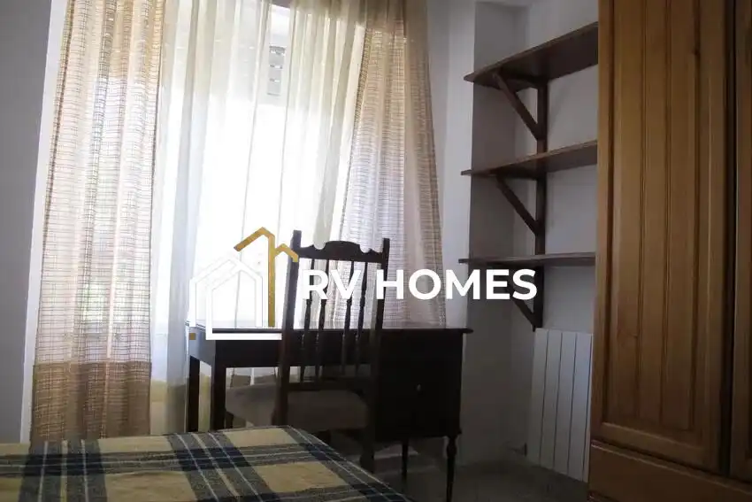 Habitación de Piso de alquiler en Cáceres con Terraza y Amueblado