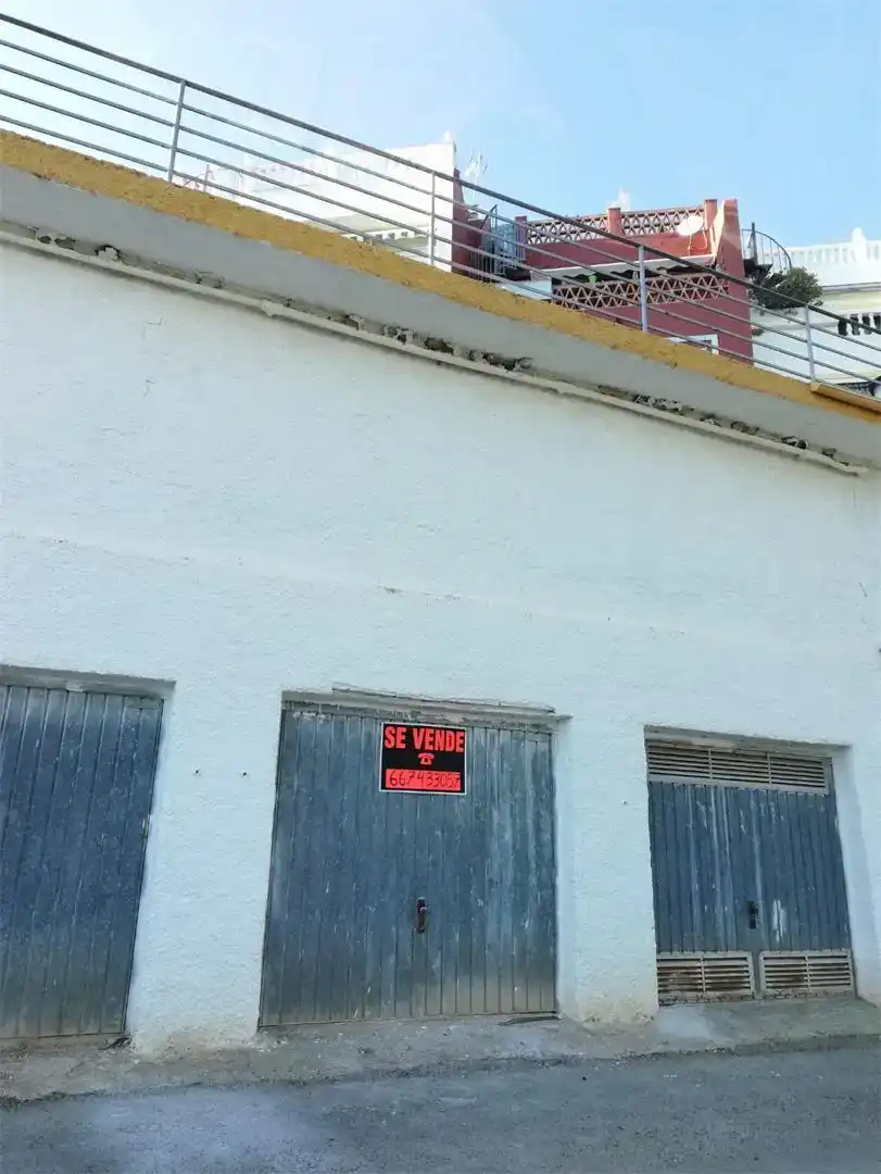 Vista exterior de Garaje en venta en Vélez-Málaga