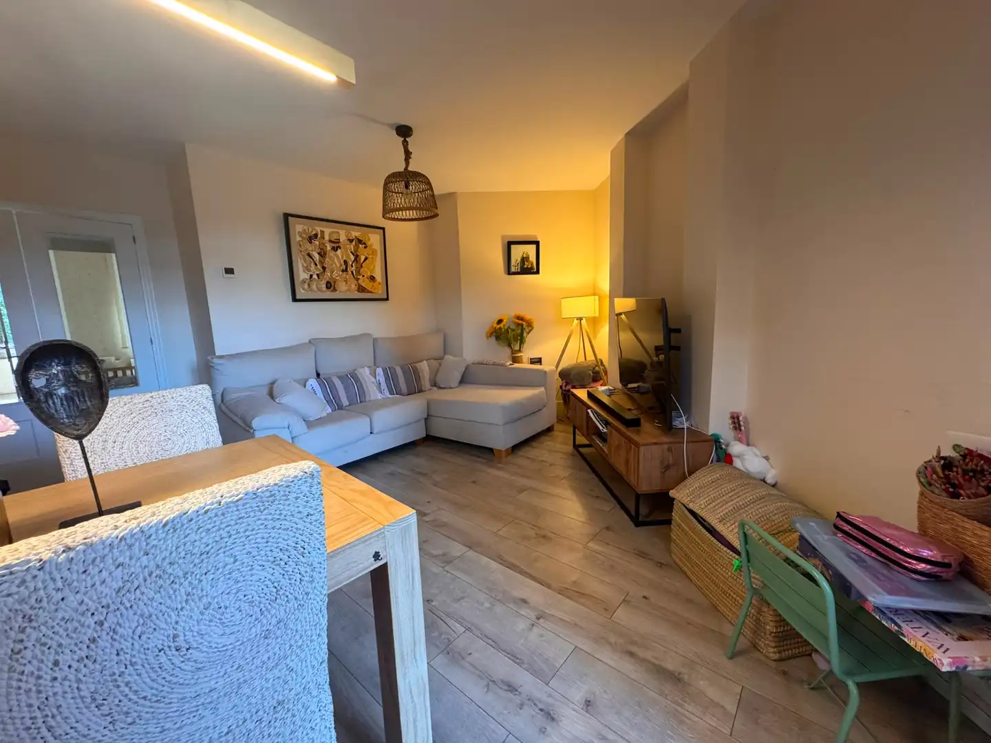 Sala d'estar de Pis de lloguer en Piélagos amb Calefacció, Jardí privat i Terrassa