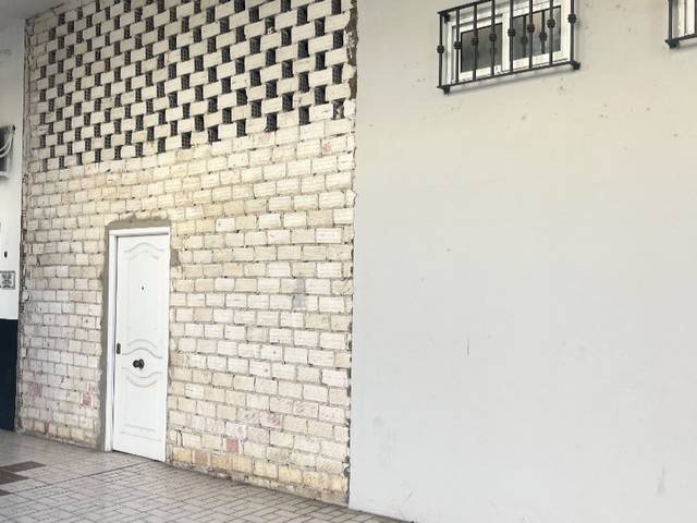 Local comercial en Venta en Calle Daniel Defoe, 10 en Cortijo Alto