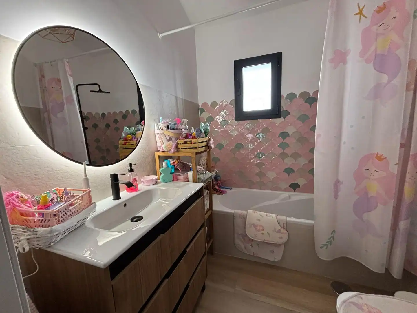 Bathroom of Detached homes for sale in Los Barrios  with Community pool